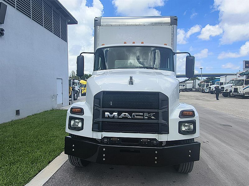 まとめて売りますバラ売り不可　MACK10 2022 Mack MD6 42R For Sale | Box Truck | # MD012617